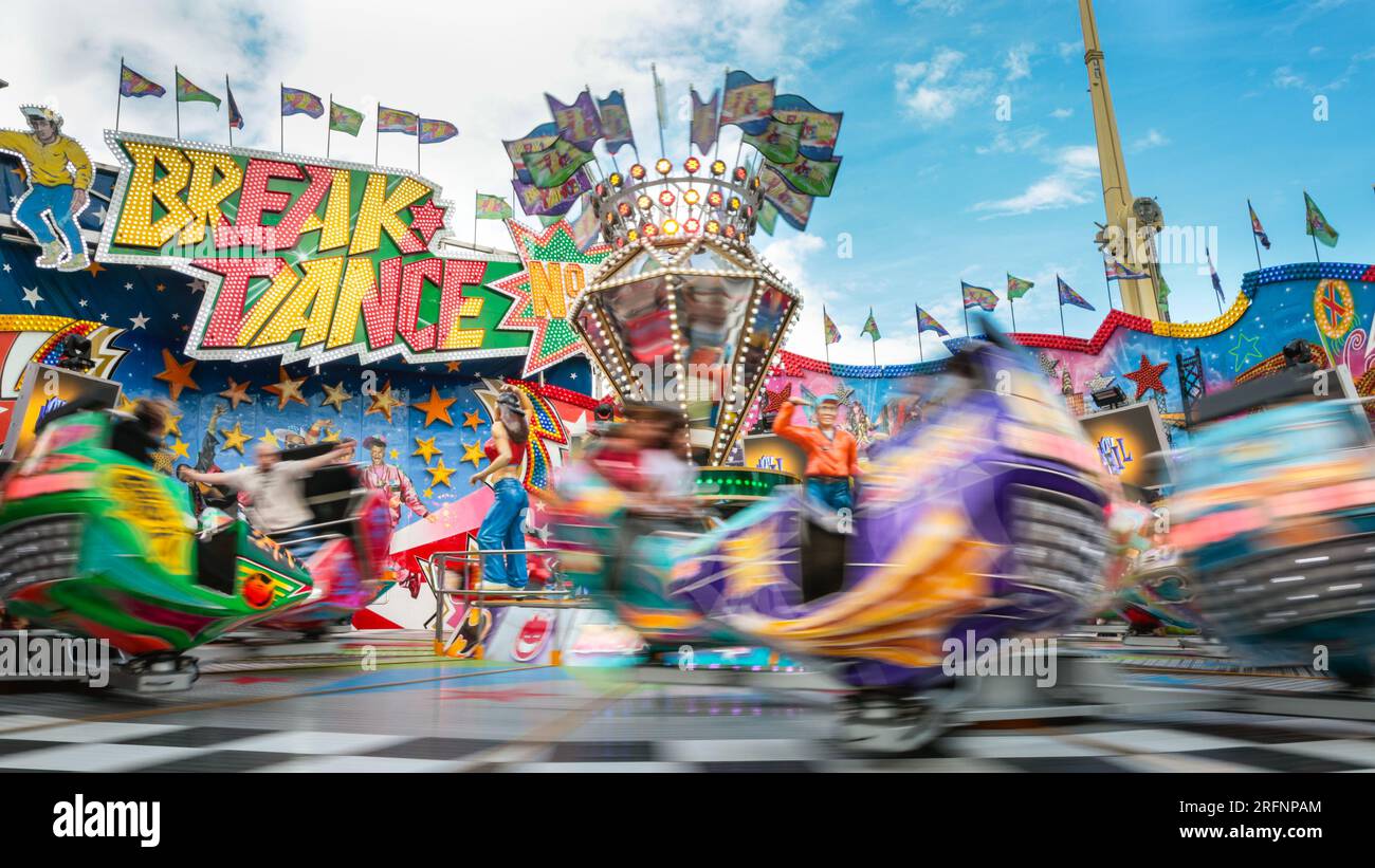 Herne, Germany. 04th August, 2023. The Break Dancer ride is popular ...
