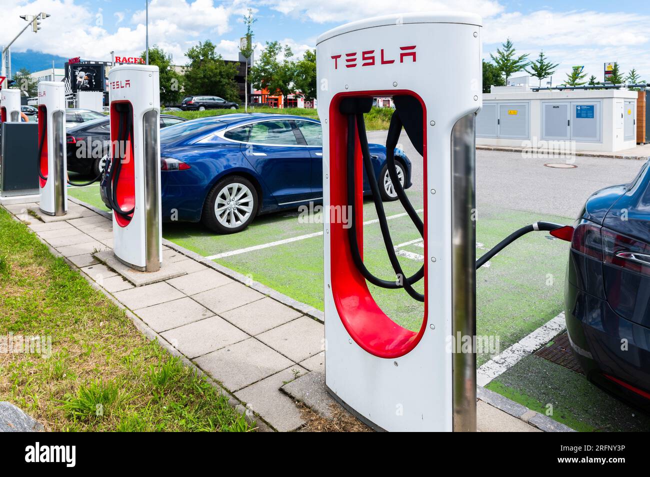 Tesla charging 2023 hi-res stock photography and images - Alamy