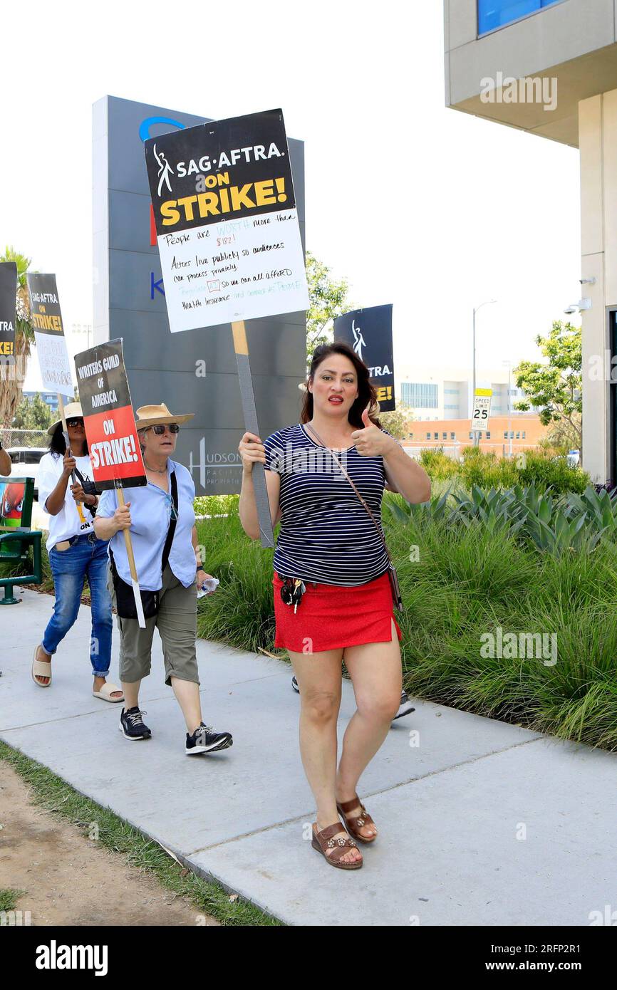 Los Angeles, CA. 1st Aug, 2023. Netflix in attendance for SAG-AFTRA and WGA Host Strikers at Picket Line Protests at Various Hollywood Studios, Los Angeles, CA August 1, 2023. Credit: Priscilla Grant/Everett Collection/Alamy Live News Stock Photo