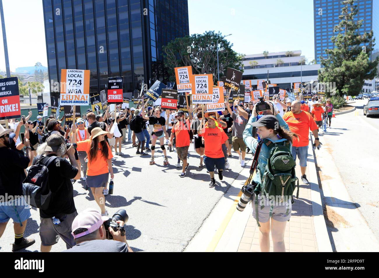 Los Angeles, CA. 4th Aug, 2023. Strikers in attendance for SAG-AFTRA and WGA Host Strikers at Picket Line Protest at Universal Studios, Universal City, Los Angeles, CA August 4, 2023. Credit: Priscilla Grant/Everett Collection/Alamy Live News Stock Photo