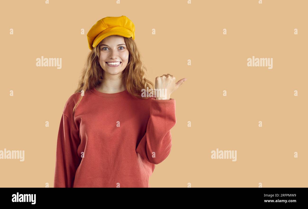 Woman beret vintage hi-res stock photography and images - Alamy
