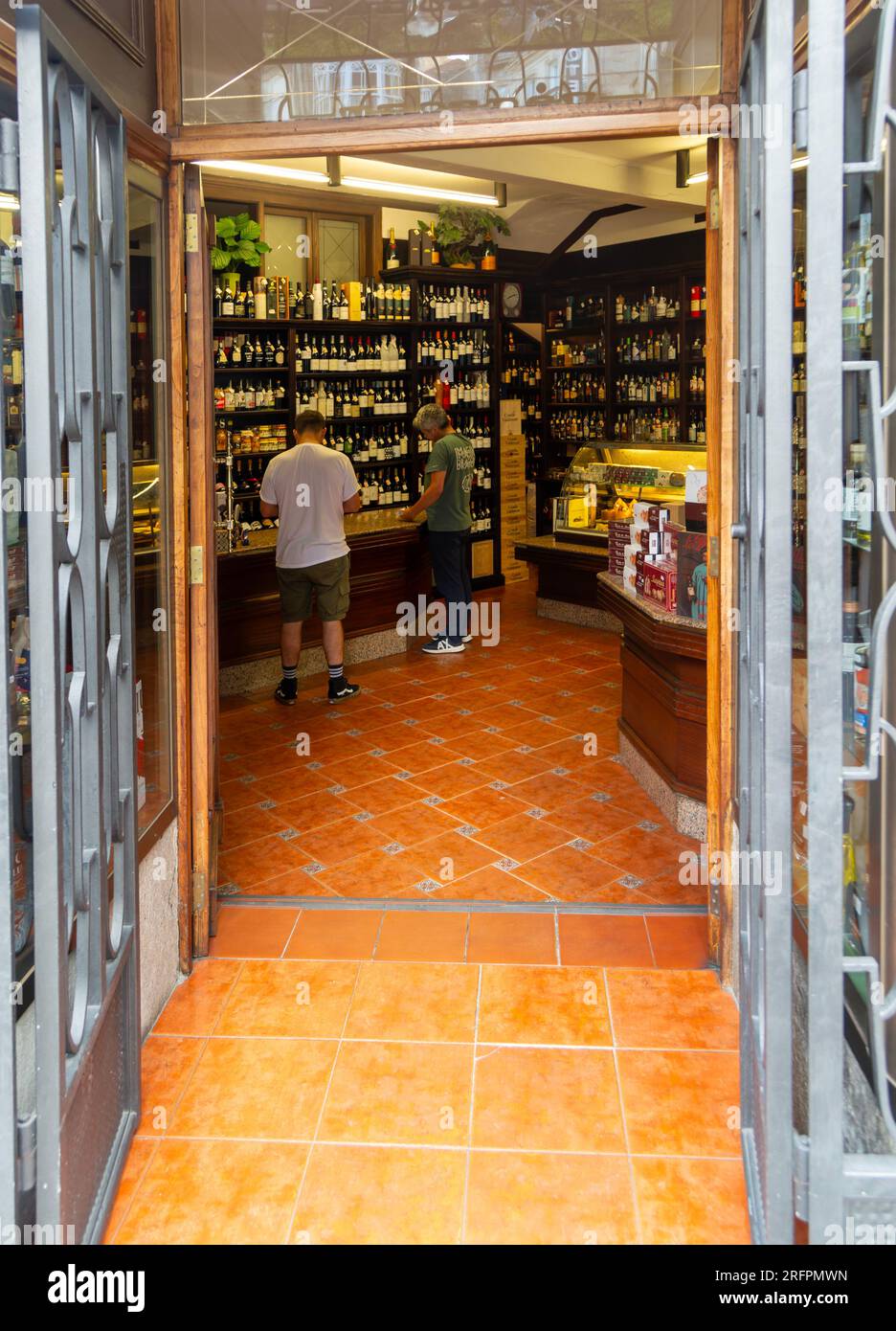 View into specialist Arjeriz wine shop in old town, city of Vigo, Galicia, Spain Stock Photo