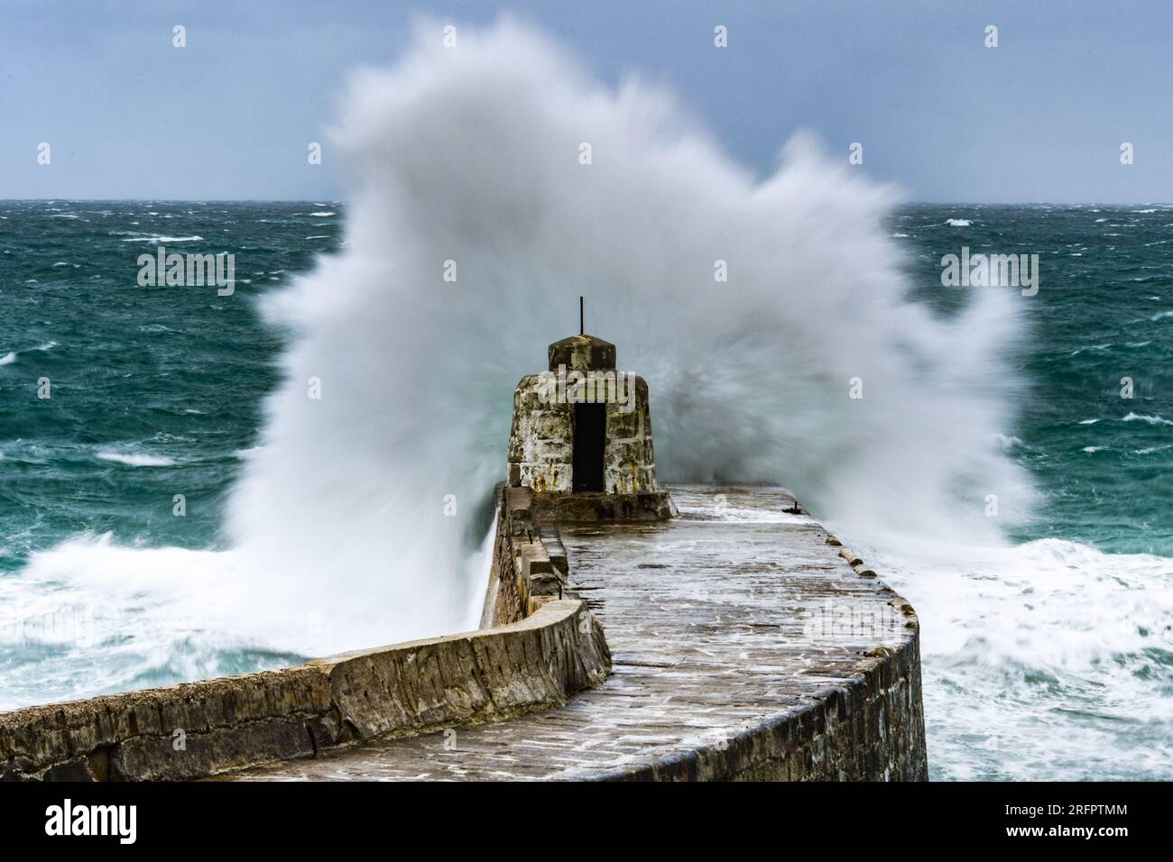 Portreath, Cornwall, UK. 5th August 2023. UK Weather. Storm Antoni crashes into Portreath on the north cornwall coast, bringing gale force winds to the area. Credit SImon Maycock / Alamy Live News. Stock Photo