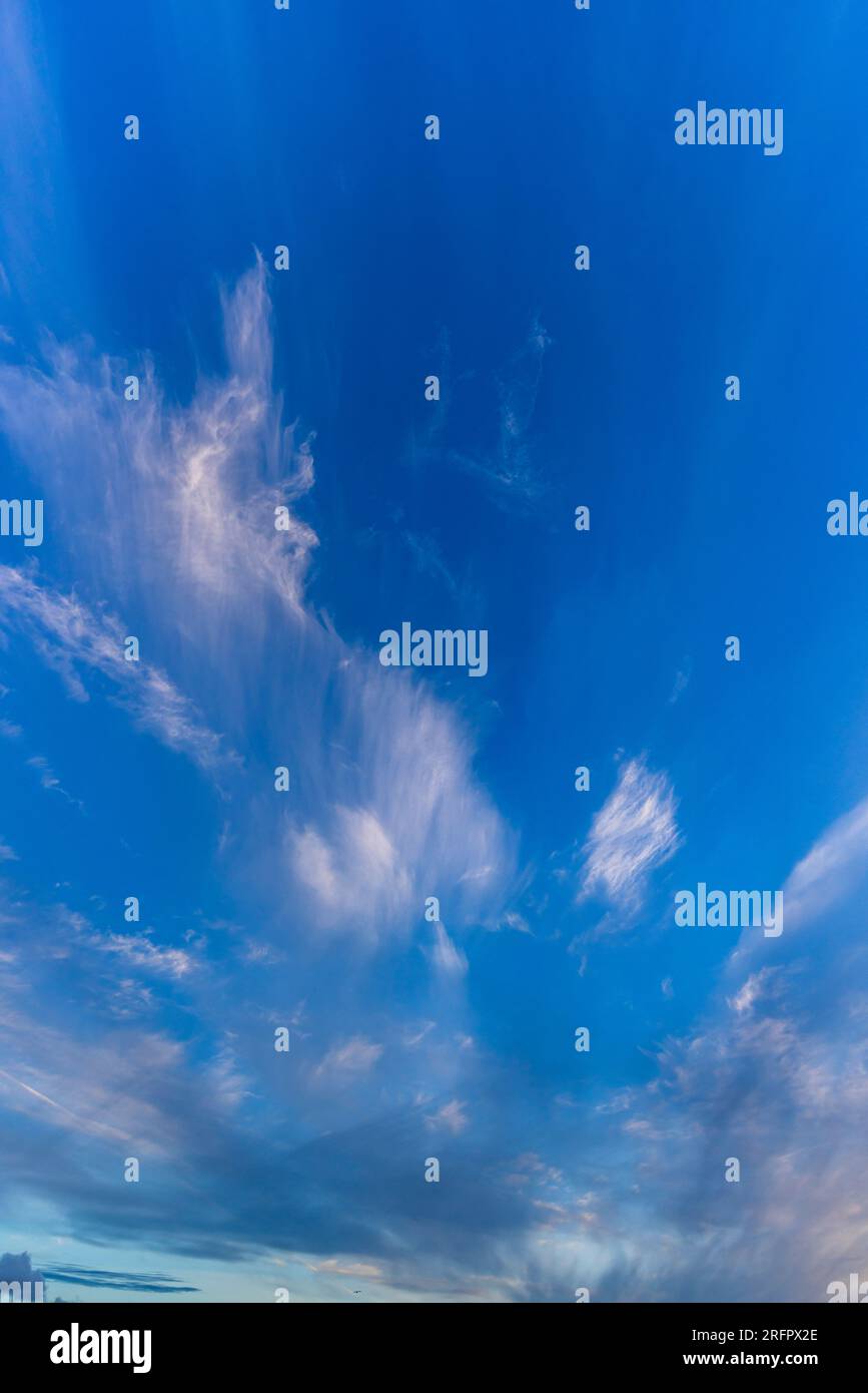 Thin wispy cloud hi-res stock photography and images - Alamy