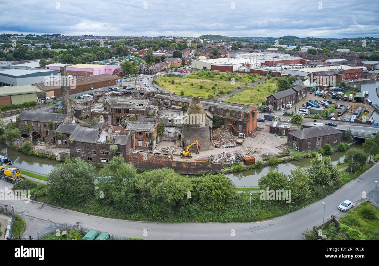 Aerial picture of Kensington & Price pottery works and bottle oven in