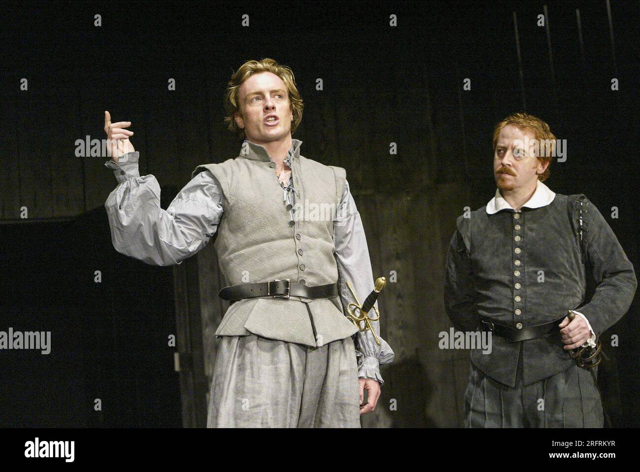 l-r: Toby Stephens (Hamlet), Forbes Masson (Horatio) in HAMLET by Shakespeare at the Royal Shakespeare Company (RSC), Royal Shakespeare Theatre, Stratford-upon-Avon, England  21/07/2004  design: Tom Piper  lighting: Vince Herbert  director: Michael Boyd Stock Photo