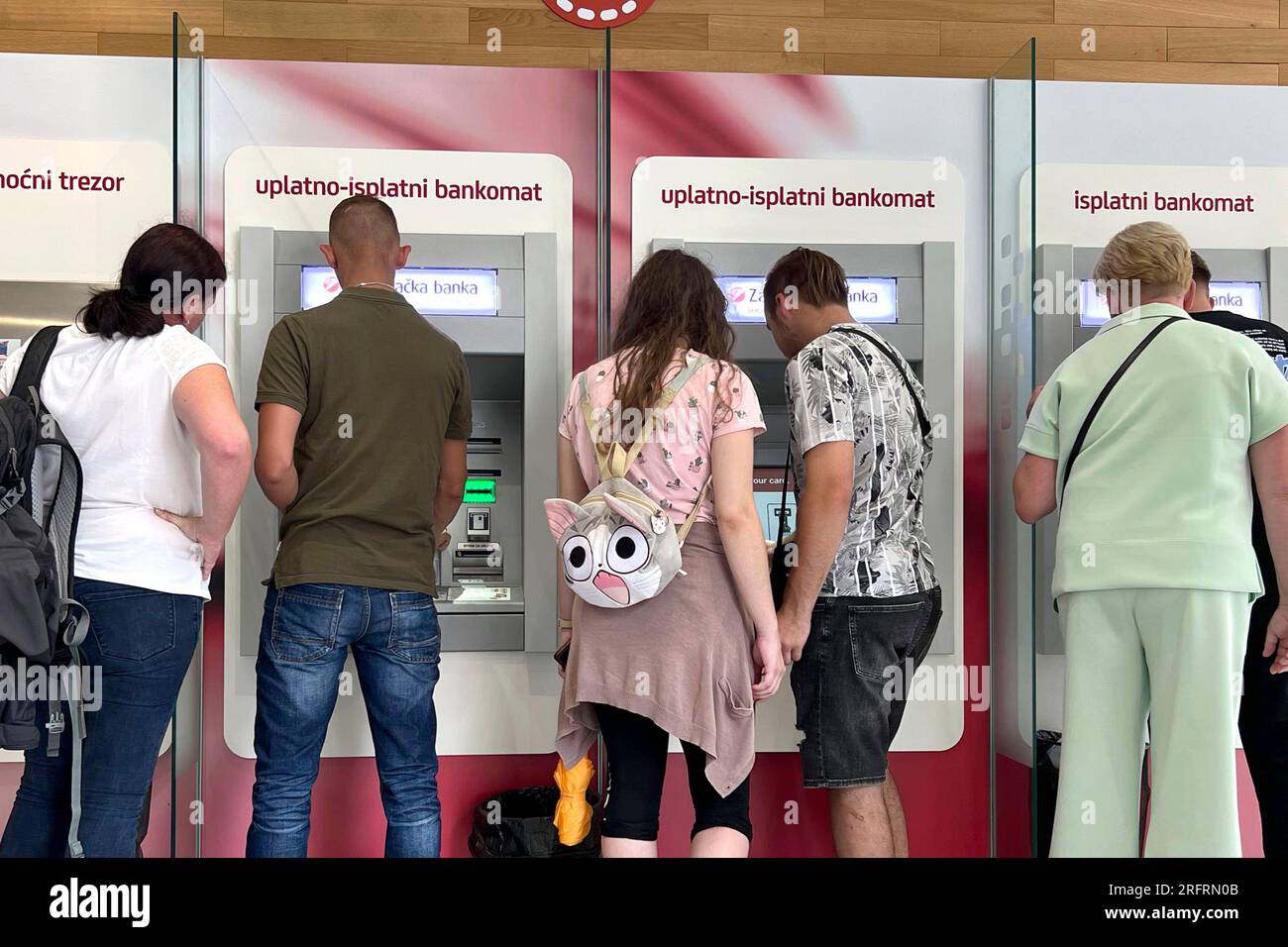 Withdraw cash abroad hires stock photography and images Alamy