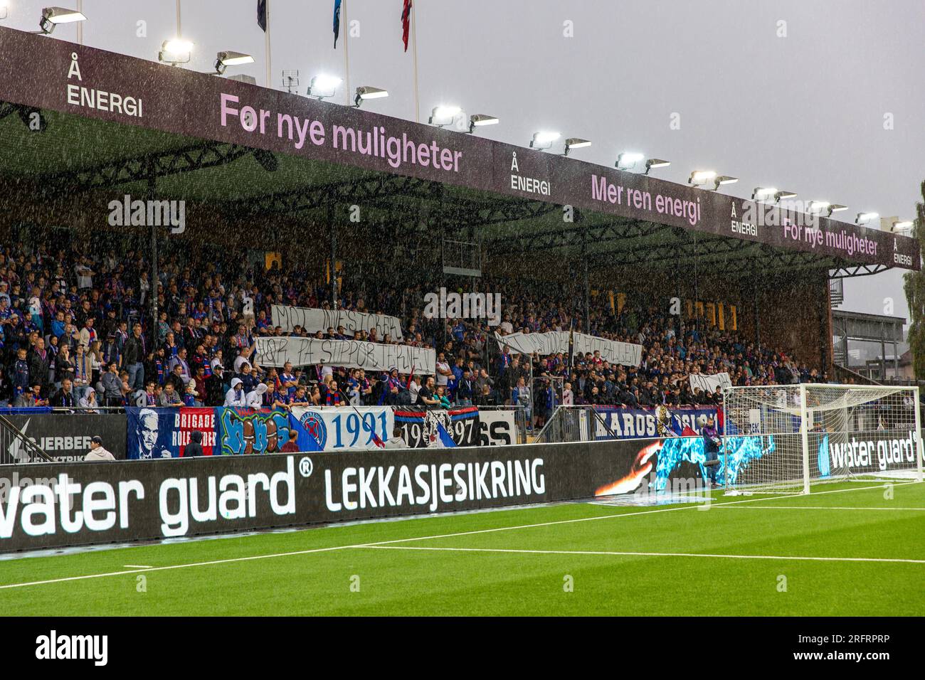 Drammen, Norway, 05 th August 2023. VAR-Protest during the first 15 minutes of the the match between Strømsgodset and Vålerenga at Marienlyst Stadion in Drammen.   Credit: Frode Arnesen/Alamy Live News Stock Photo