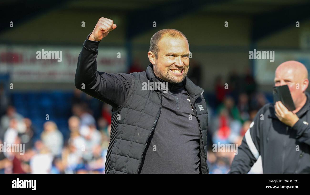 Mourneview Park, Lurgan, County Armagh, Northern Ireland, UK. 05 Aug 2023. Sports Direct Premiership – Glenavon v Glentoran, Premiership season opener. Action from today's game at Mourneview Park (Glenavon in blue). Glentoran manager Warren Feeney celebrate the late win at Mourneview Park. Credit: CAZIMB/Alamy Live News. Stock Photo