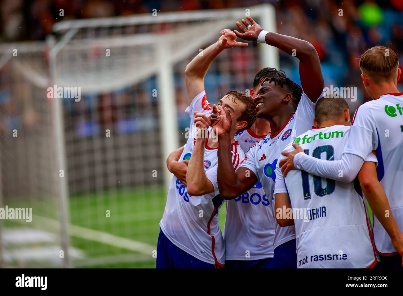 Drammen, Norway, 05 th August 2023. Vålerenga's players celebrates Vålerenga's Daniel Håkans goal in the match between Strømsgodset and Vålerenga at Marienlyst Stadion in Drammen.    Credit: Frode Arnesen/Alamy Live News Stock Photo