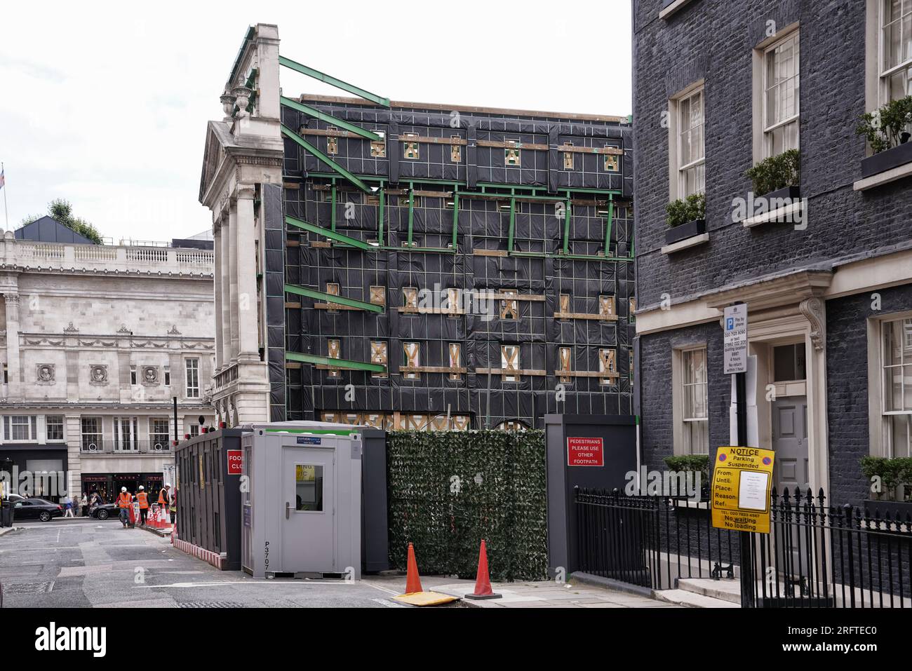 Pegasus house piccadilly hires stock photography and images Alamy