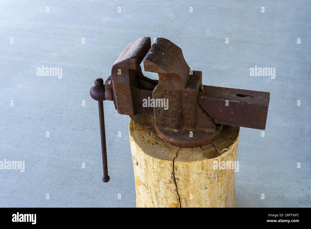 Antique wood vise clamp deals