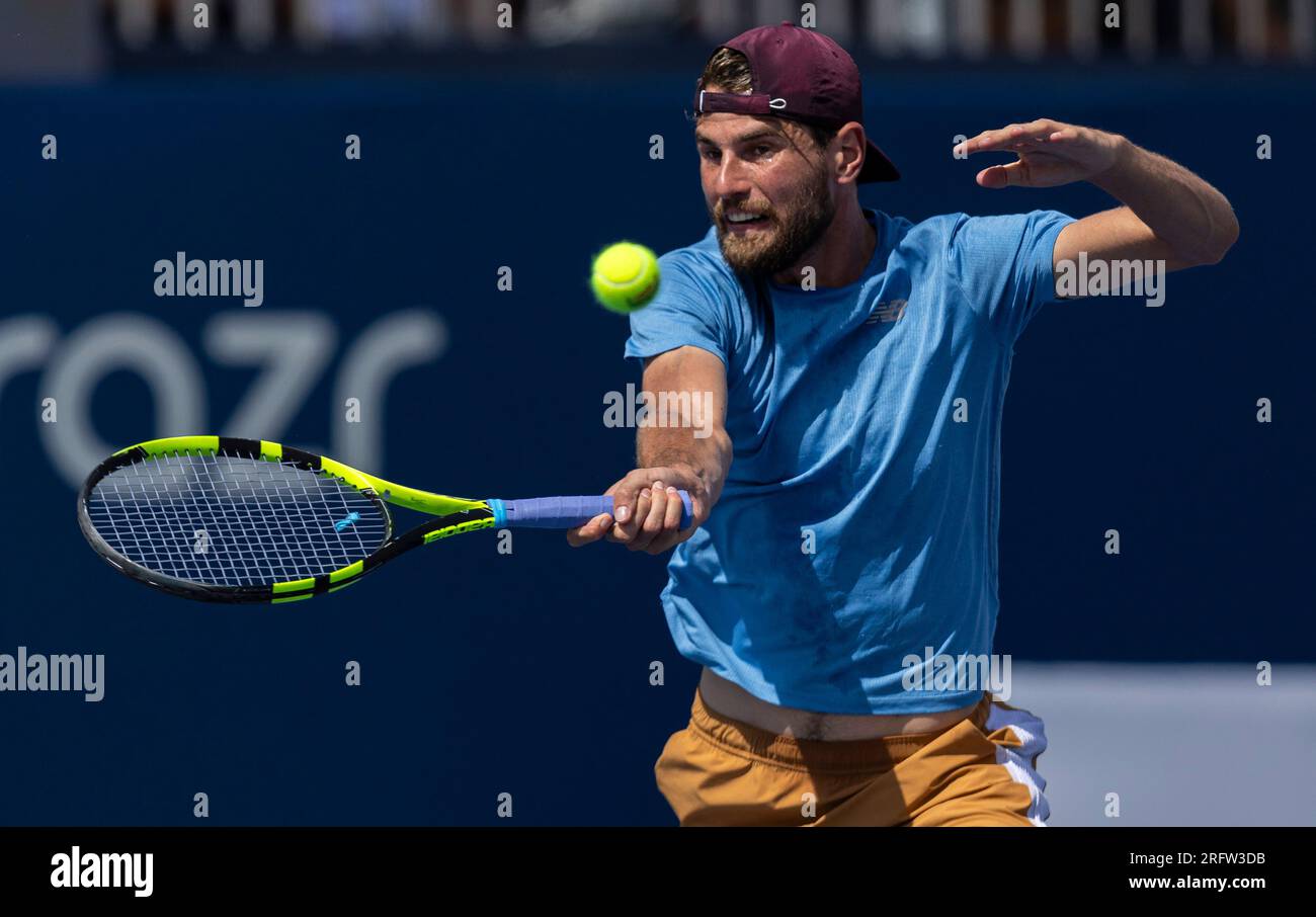 Toronto, Canada. 5th Aug, 2023. Maxime Cressy of the United States returns  the ball during the first round of men's qualifying singles match against  Brayden Schnur of Canada at the 2023 National