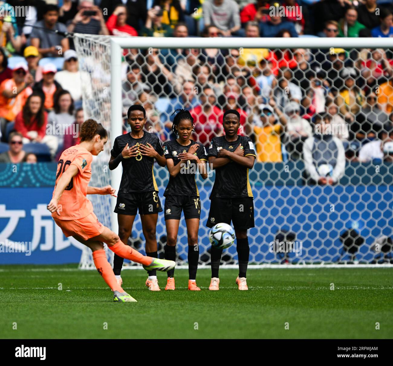 Sydney, Australia 6th August 2023 Netherland's Dominique Janssen taking a free kick at the 2023 FIFA Women's World Cup round of 16 match as they defeat South Africa 2-0 at the Sydney Football Stadium in Sydney, Australia (Kleber Osorio) Credit: Kleber Osorio/ Alamy Live News Stock Photo