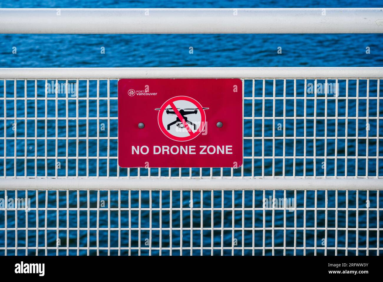 NO DRONE ZONE' sign indicating that flying of drones is prohibited at  Canada Place, Vancouver, BC, Canada Stock Photo - Alamy