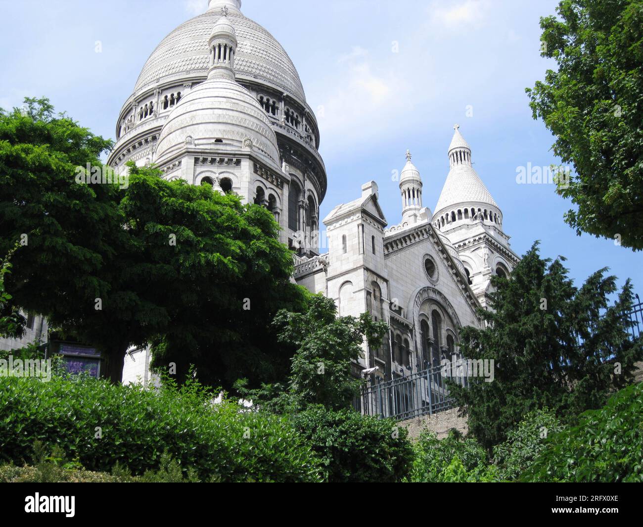 Church exterior shot during daylight Stock Photo - Alamy