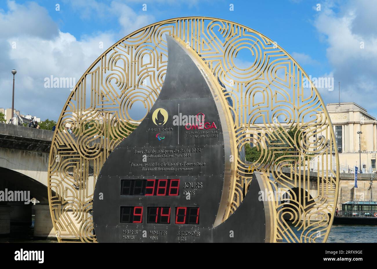 Paris, France. August 06. 2023. Omega clock of the Olympic Games, located on the banks of the Seine. Countdown of the paralympics games 2024. Stock Photo