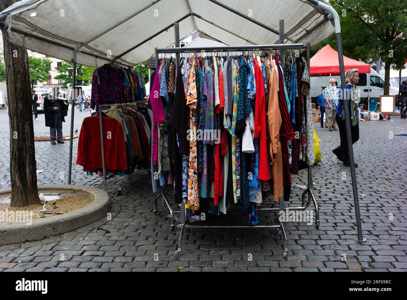 Place du Jeu-de-Balle flea market all kinds of second-hand objects can be clipped, brussels august 6, 2023 belgium Stock Photo