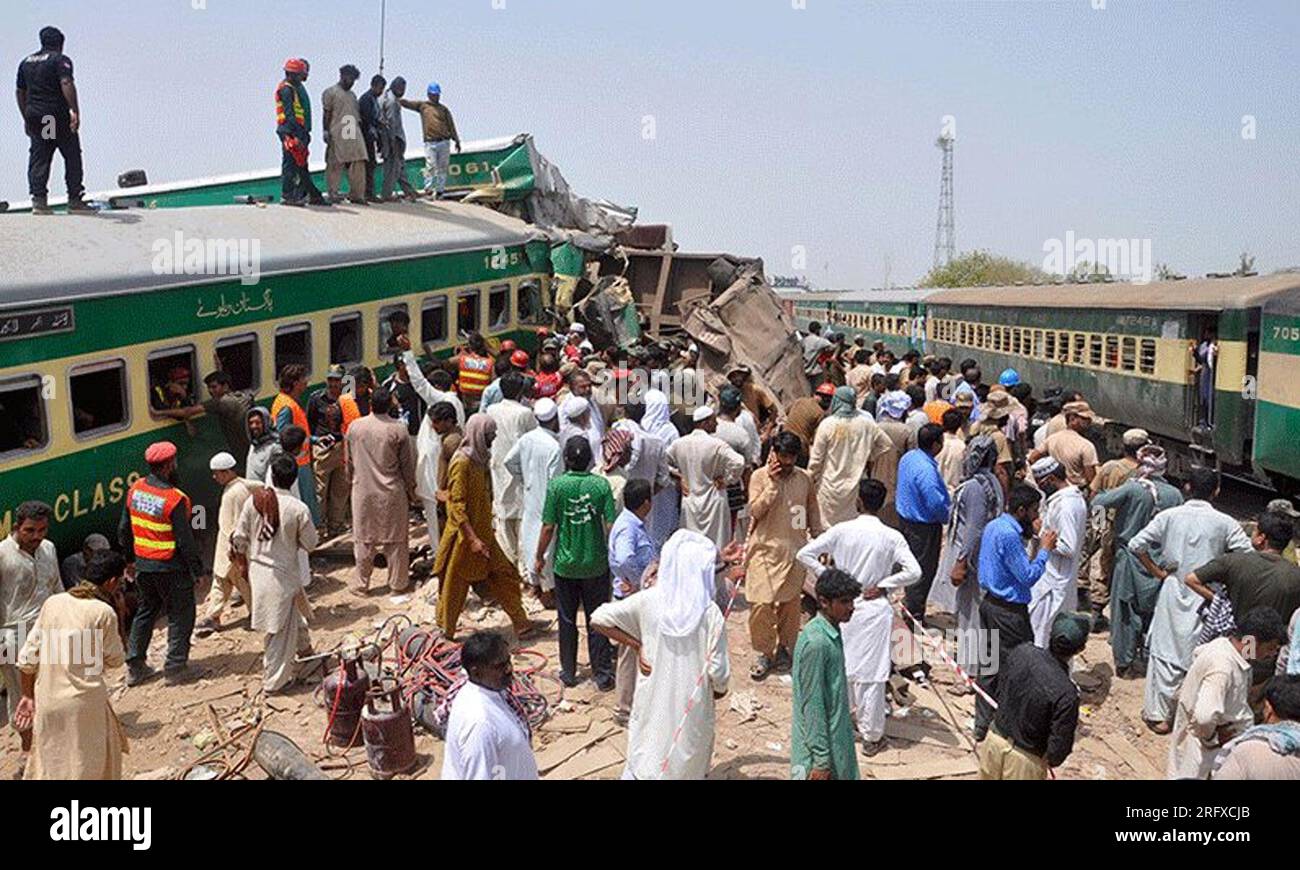 Sindh. 6th Aug, 2023. This photo taken with mobile phone on Aug. 6, 2023 shows people carrying out rescue work at the train accident site near the Sarhari Railway Station in Pakistan's southern Sindh province. At least 22 people were killed and over 50 others injured on Sunday after a passenger train derailed in the Sanghar district of Pakistan's southern Sindh province, local police said. Credit: Str/Xinhua/Alamy Live News Stock Photo