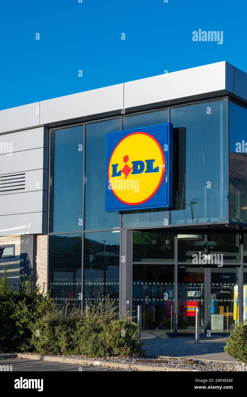 Exterior view of a Lidl supermarket. Lidl is a German international  discount retailer chain known for its low prices Stock Photo - Alamy