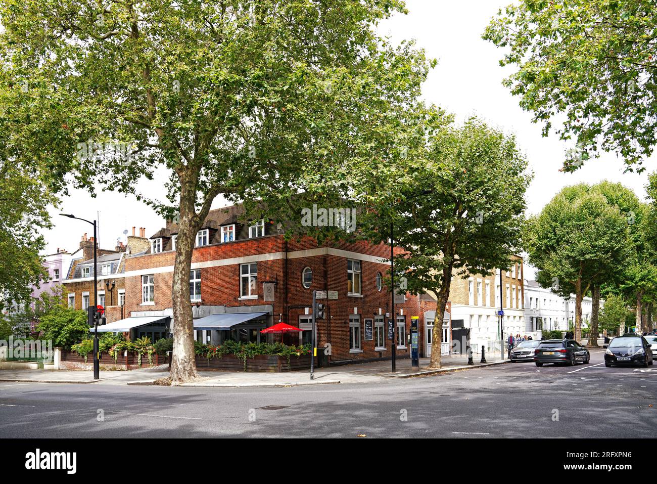 Holland Park Avenue, London, England Stock Photo Alamy