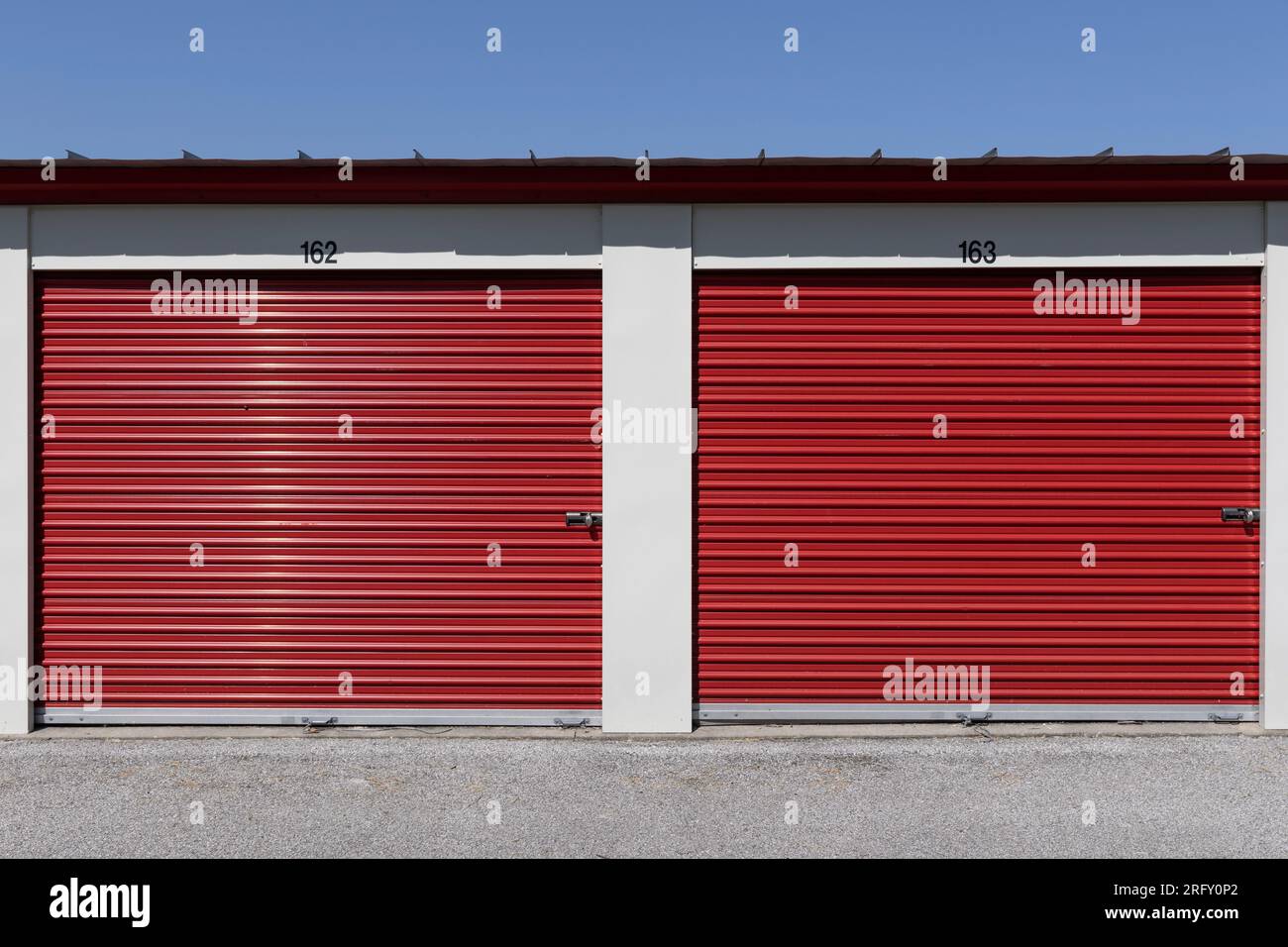 Self storage and mini storage garage units. Personal warehouse lockers
