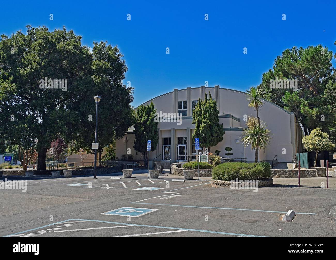 parking lot at the Hayward Plunge indoor swimming pool in Hayward, California Stock Photo