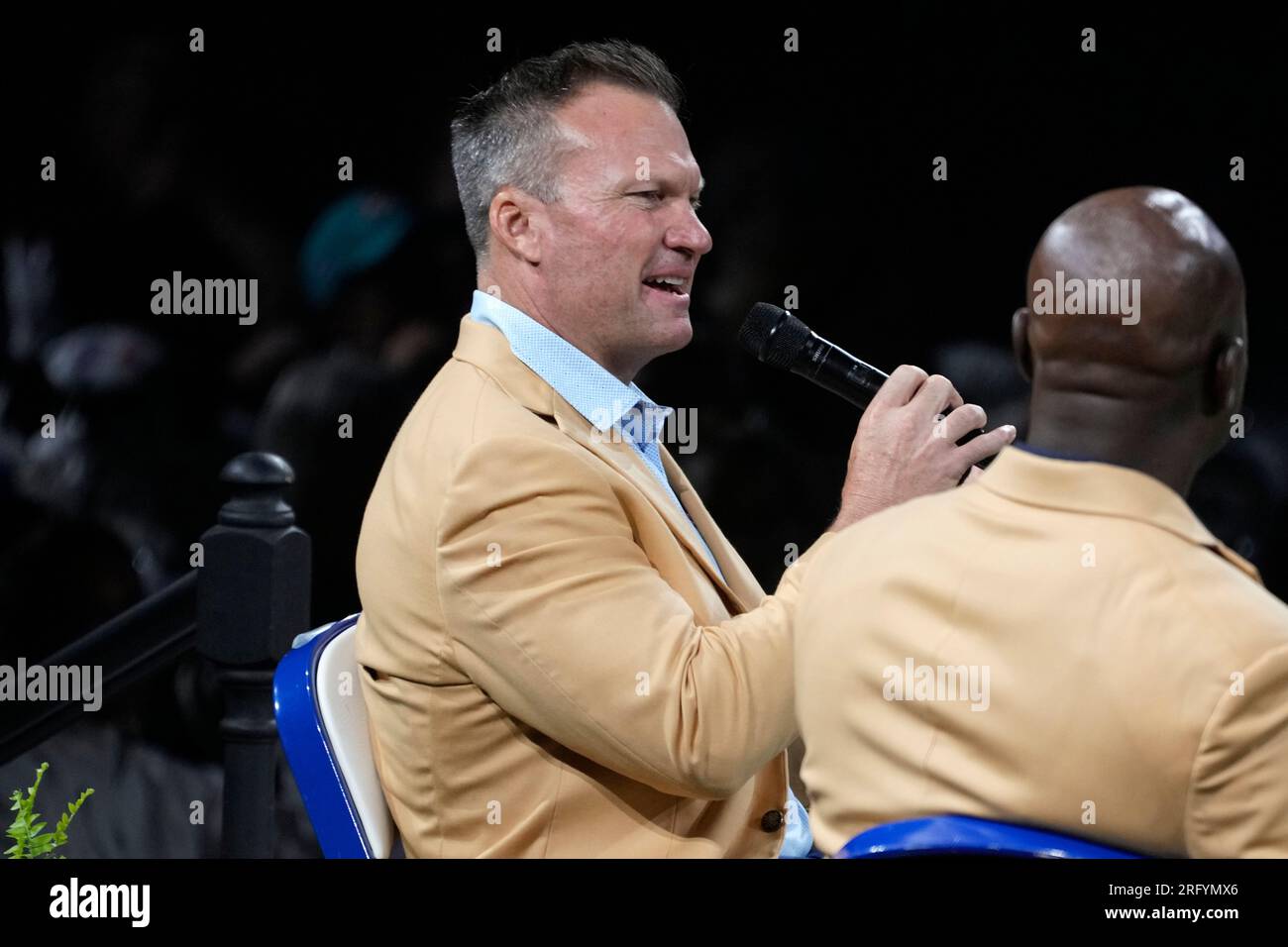 Former NFL player Zach Thomas speaks during his induction into the Pro  Football Hall of Fame Class in Canton, Ohio, Saturday, Aug. 5, 2023. (AP  Photo/Gene J. Puskar Stock Photo - Alamy