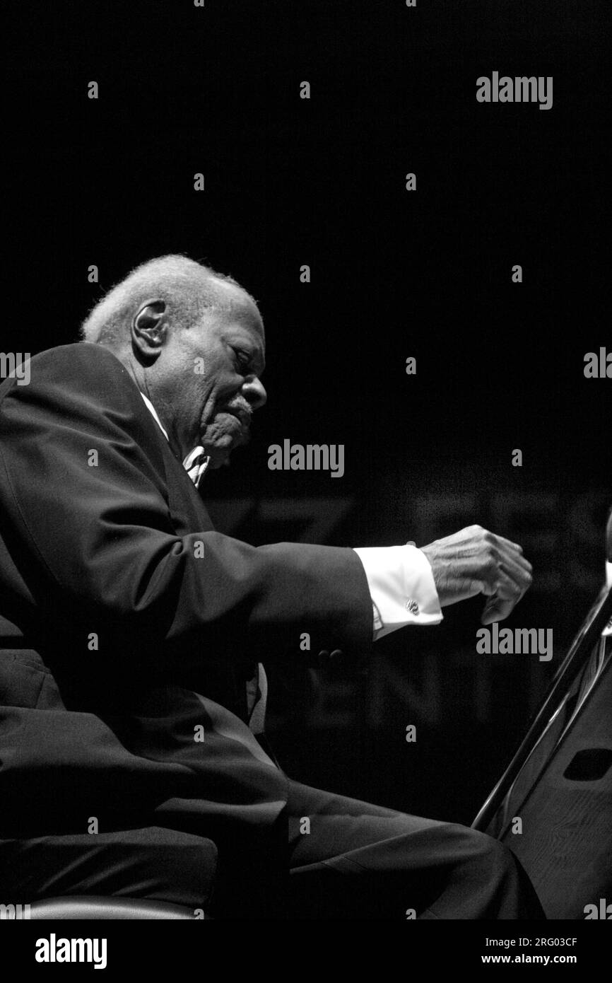 OSCAR PETERSON performs at THE MONTEREY JAZZ FESTIVAL Stock Photo