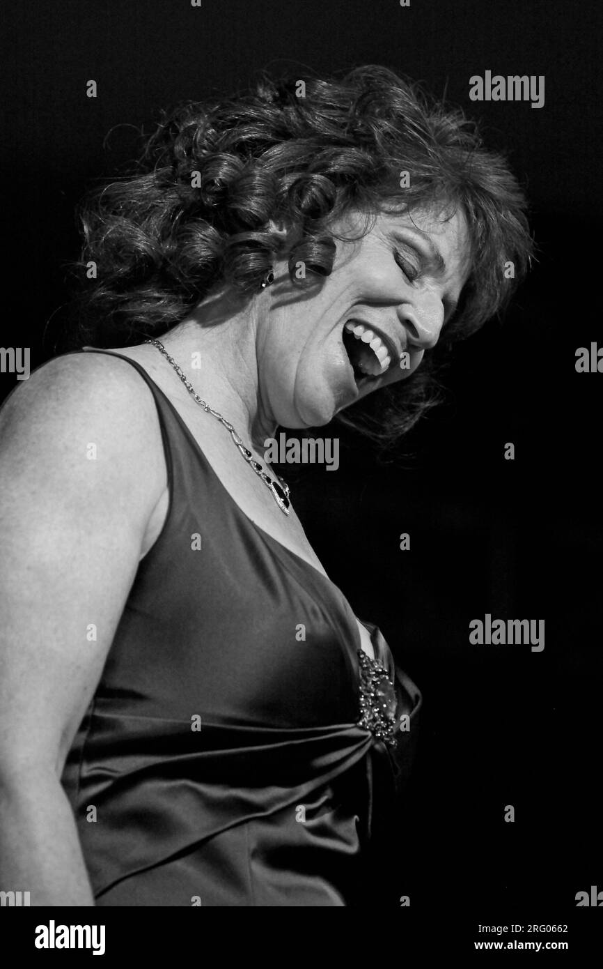 PAMELA ROSE sings the WILD WOMEN OF SONG in the Night Club - 54th MONTEREY JAZZ FESTIVAL, 2011 Stock Photo