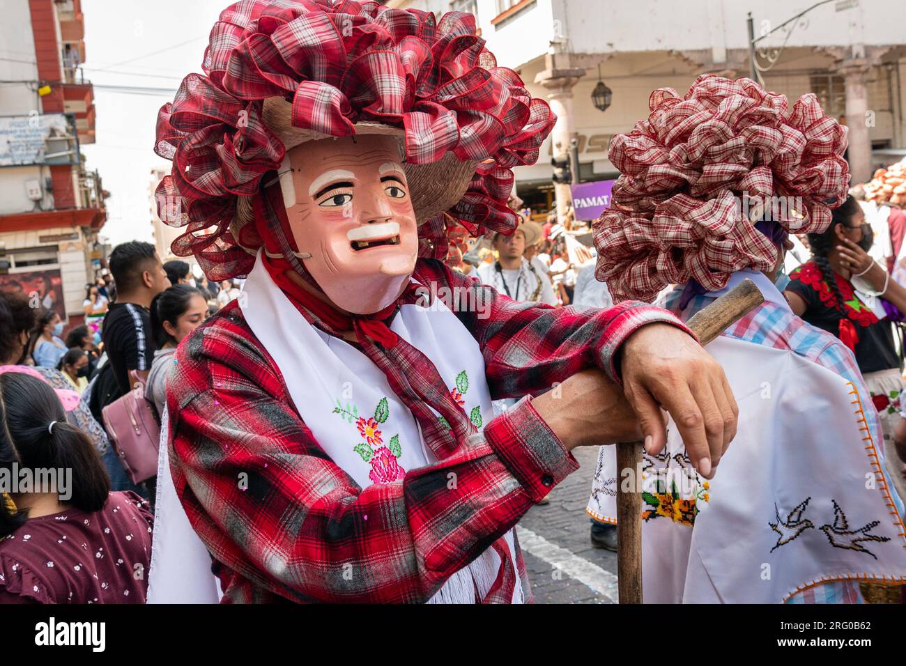 mexican-costumed-dancers-perform-the-la-danza-de-los-viejitos-or-dance