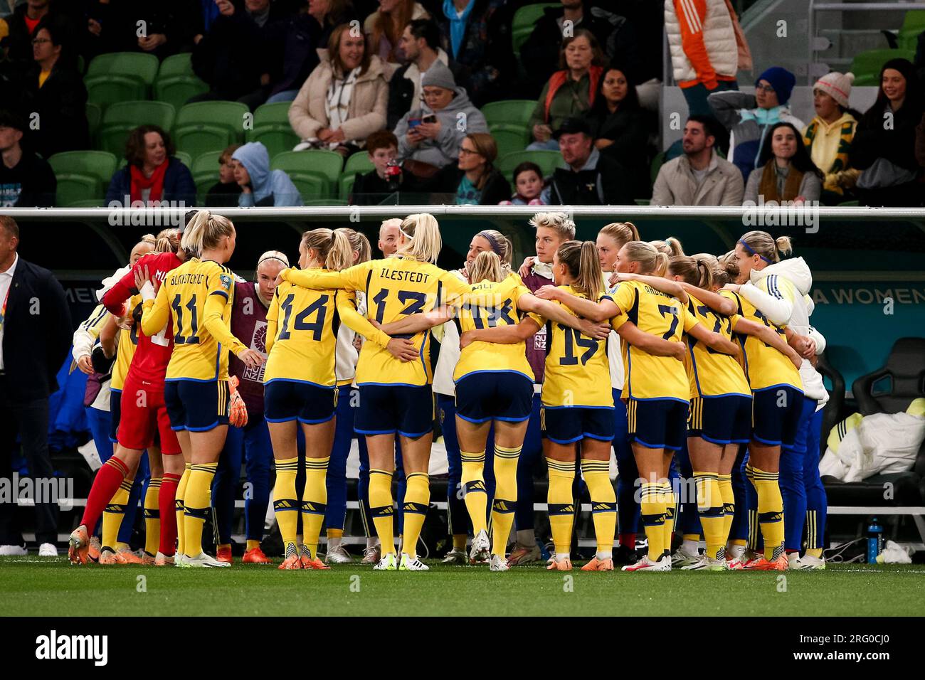 Melbourne, Australia, 6 August, 2023. Sweden players huddle during the Women's World Cup football match between Sweden and USA at AAMI Park on August 06, 2023 in Melbourne, Australia. Credit: Dave Hewison/Speed Media/Alamy Live News Stock Photo