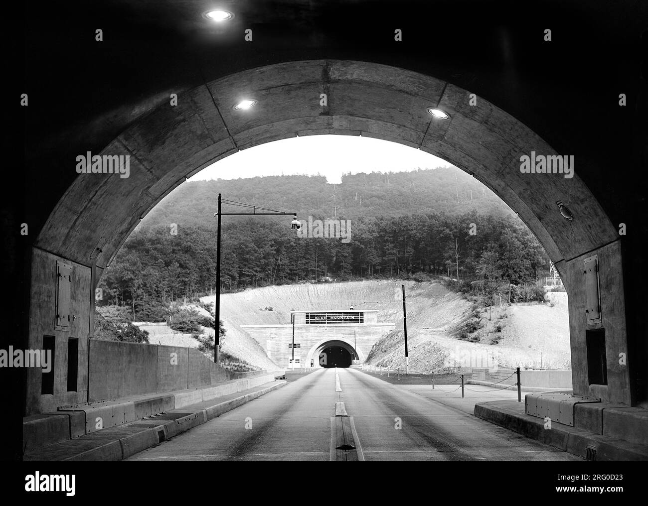 Twin tunnels, Pennsylvania Turnpike, Pennsylvania, USA, Arthur