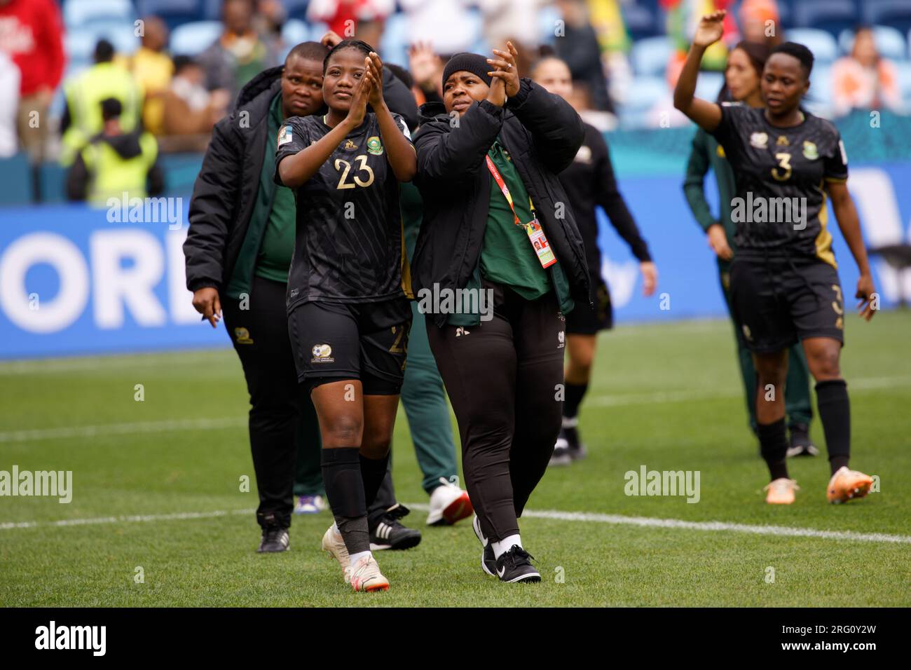 Sydney, Australia. 06th Aug, 2023. South African players thanks the crowd after the FIFA Women's World Cup 2023 Round of 16 match between Netherlands and South Africa at Sydney Football Stadium on August 6, 2023 in Sydney, Australia Credit: IOIO IMAGES/Alamy Live News Stock Photo