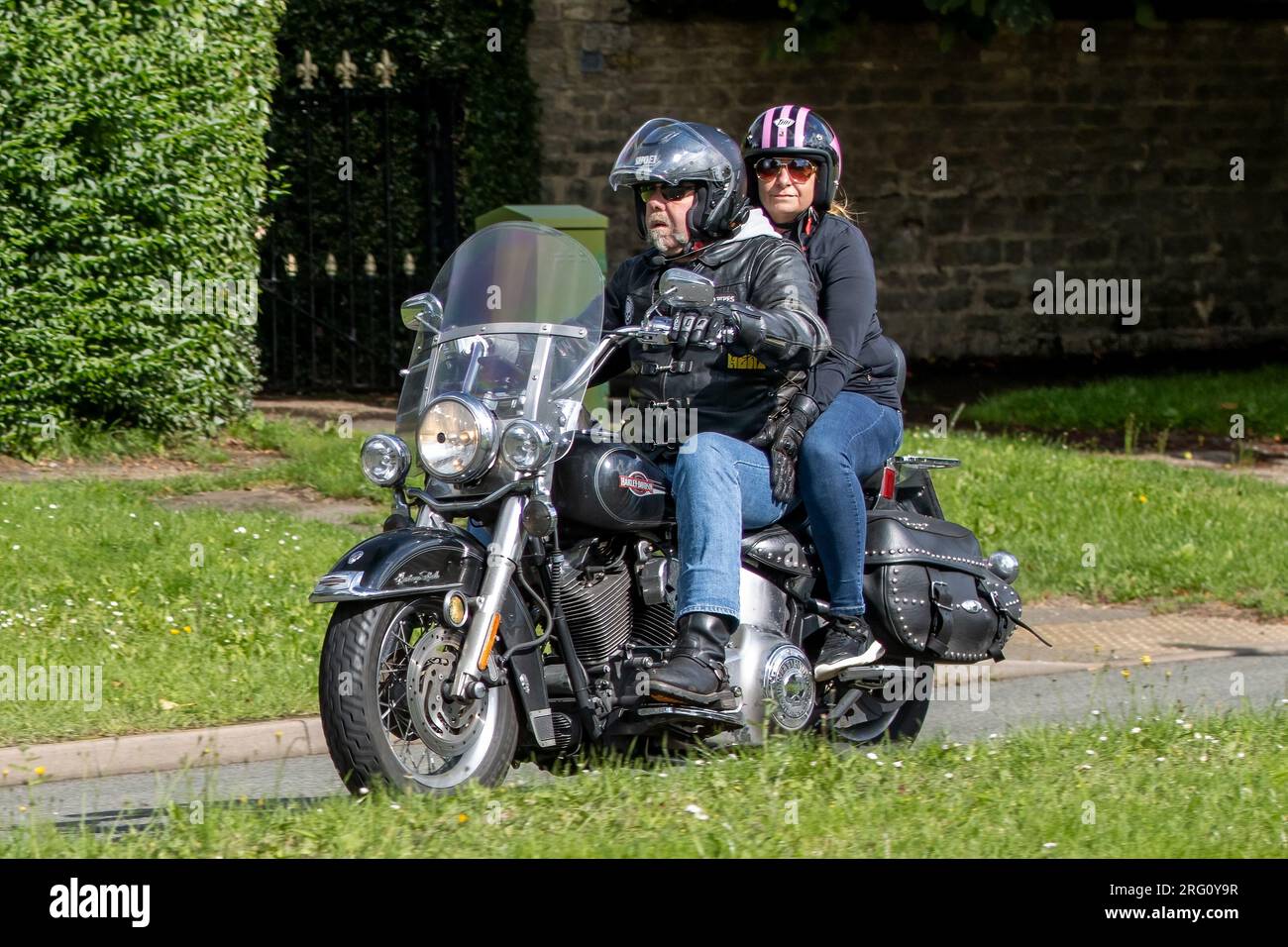 Woman riding a harley davidson hi res stock photography and images Alamy