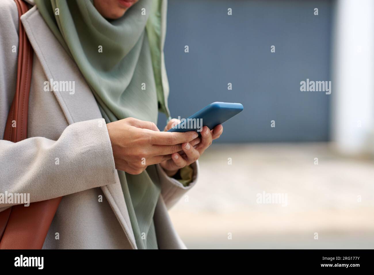 Woman reading messages answering phone hi-res stock photography and ...