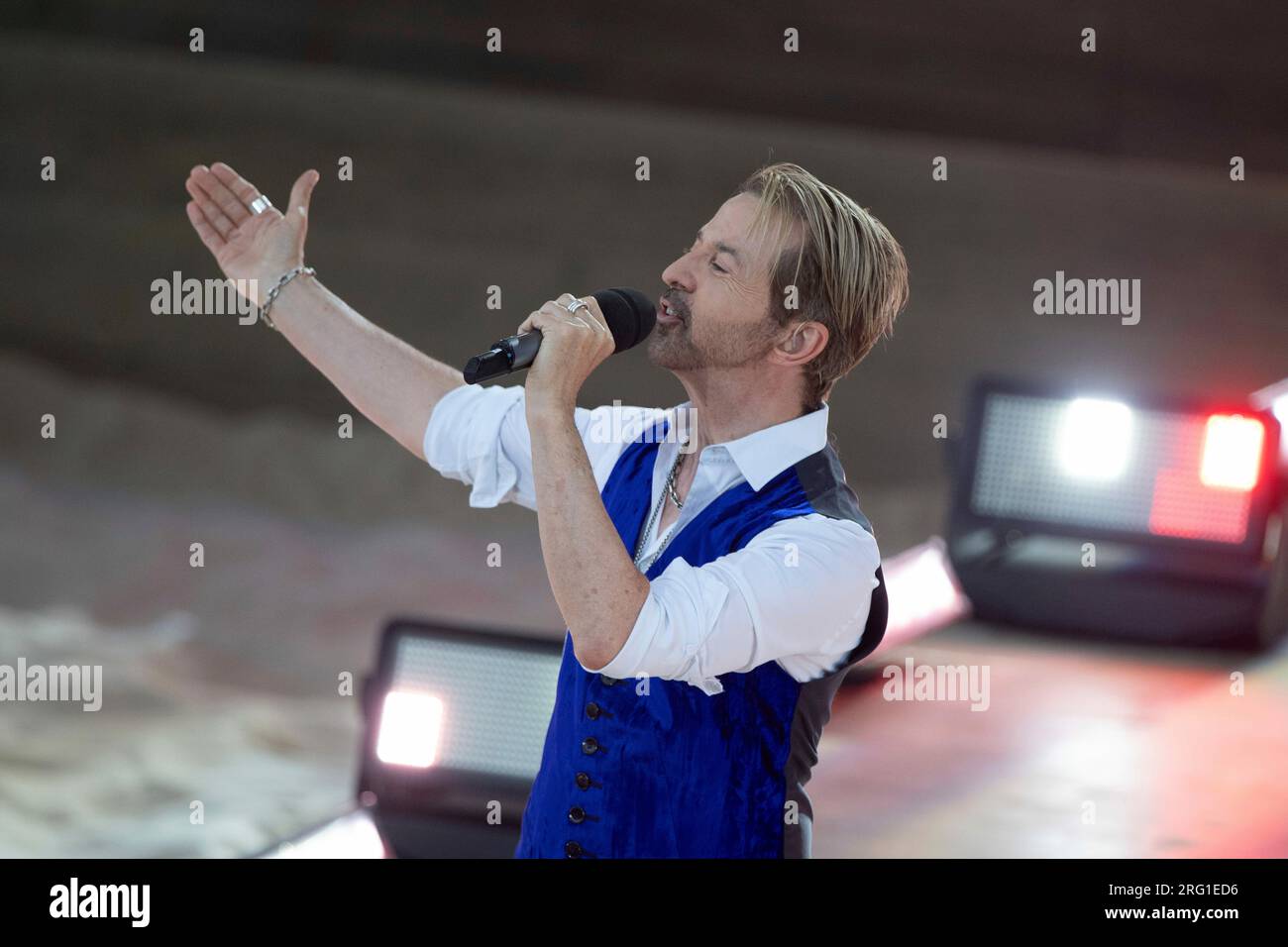 limahl-gbr-singer-musician-singing-singing-concert-the-big-hit