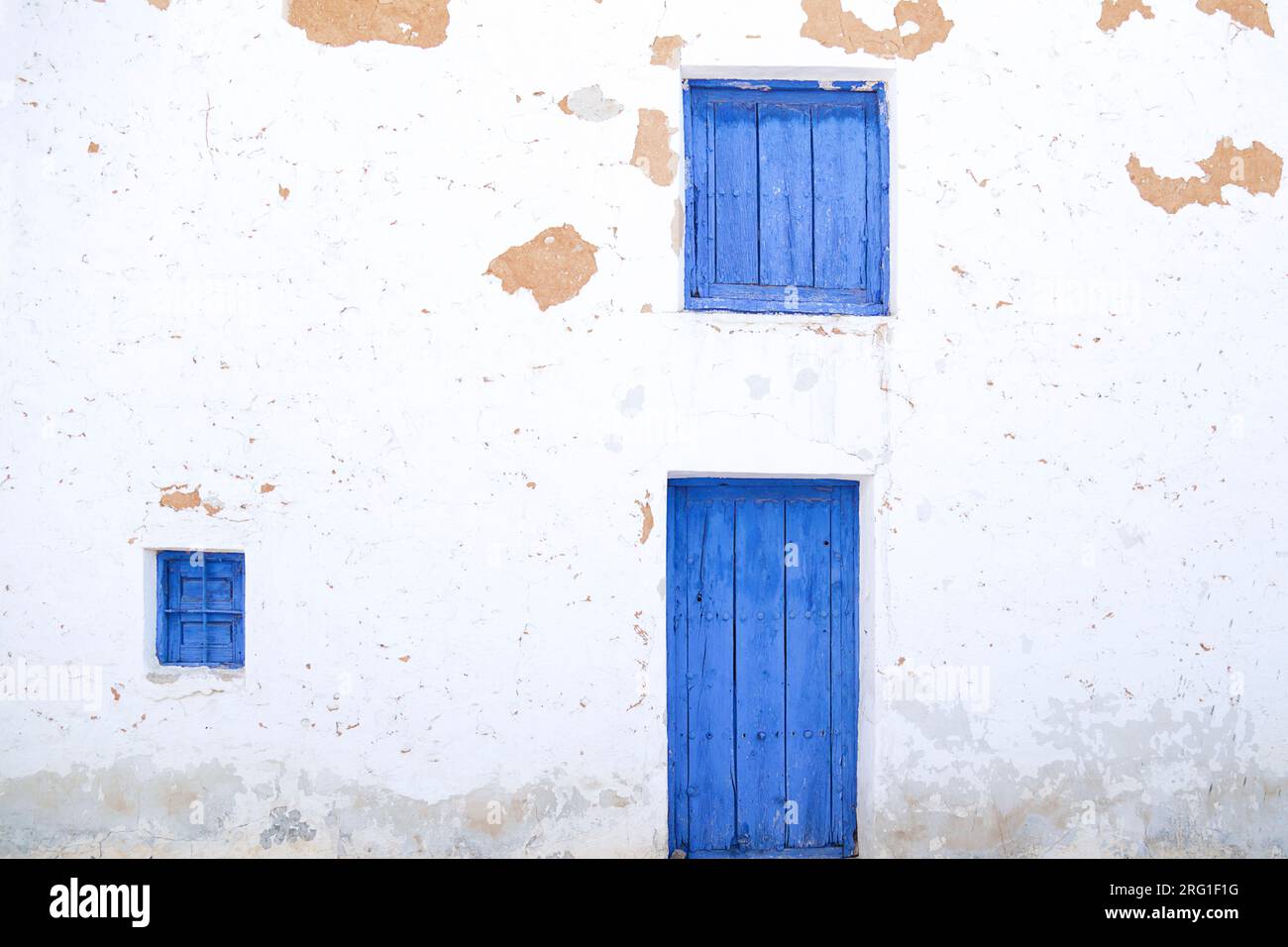 Weathered door windows hi-res stock photography and images - Alamy
