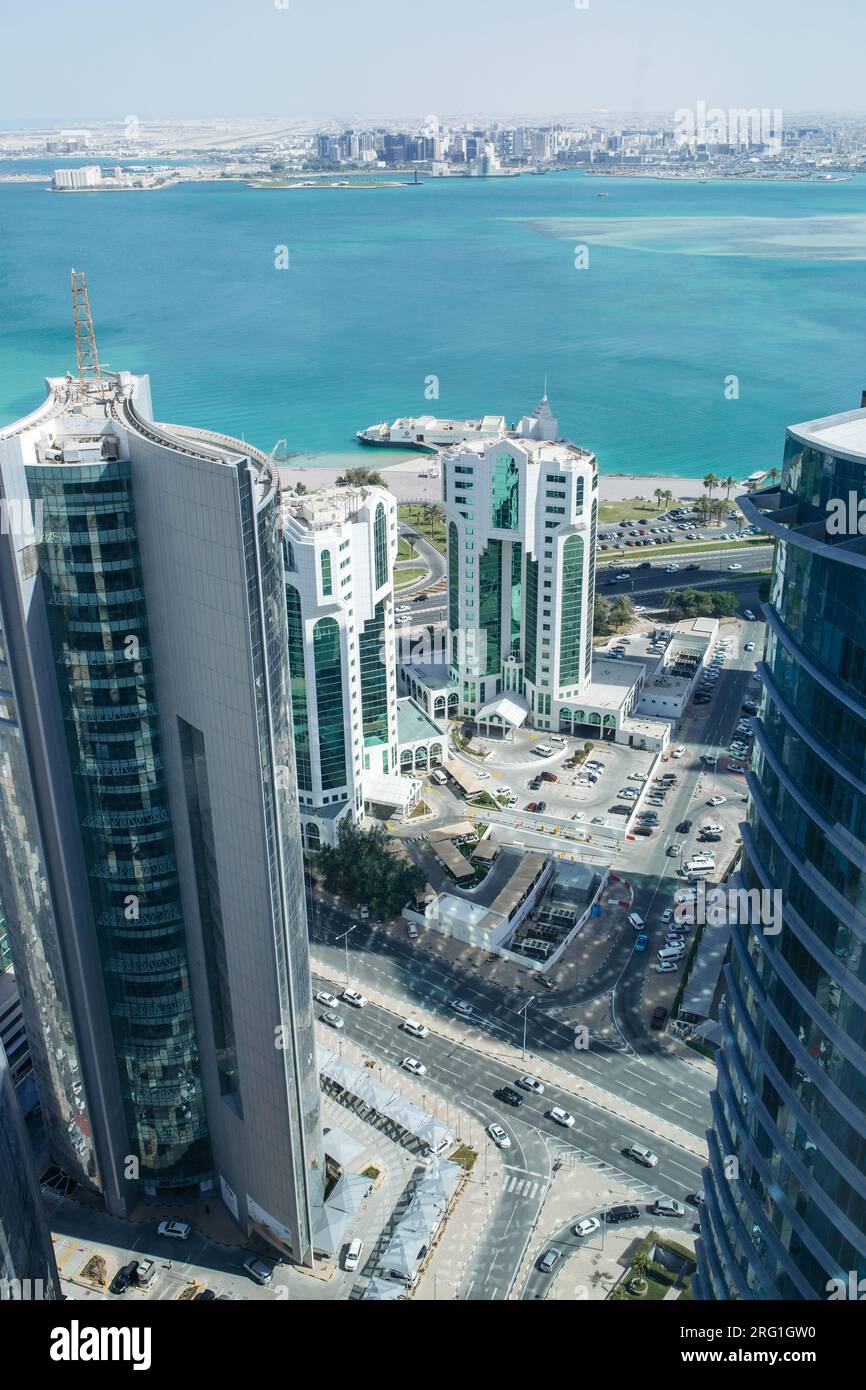 Doha cars hi-res stock photography and images - Alamy