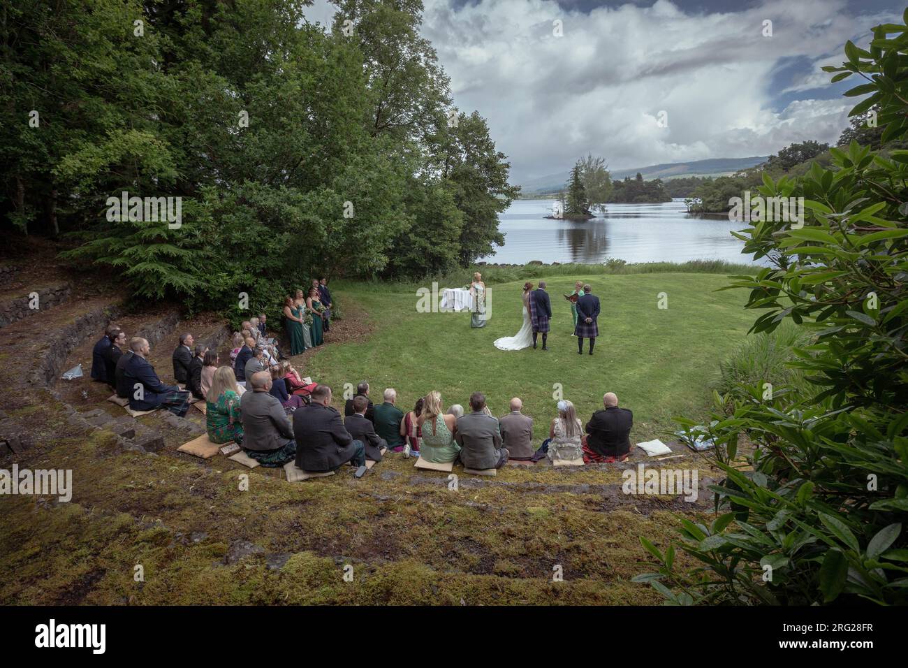 Picturesque, outdoor wedding at Ardanaiseig Hotel on the banks of Loch Awe, Argyll and Bute, Scottish Highlands. Stock Photo