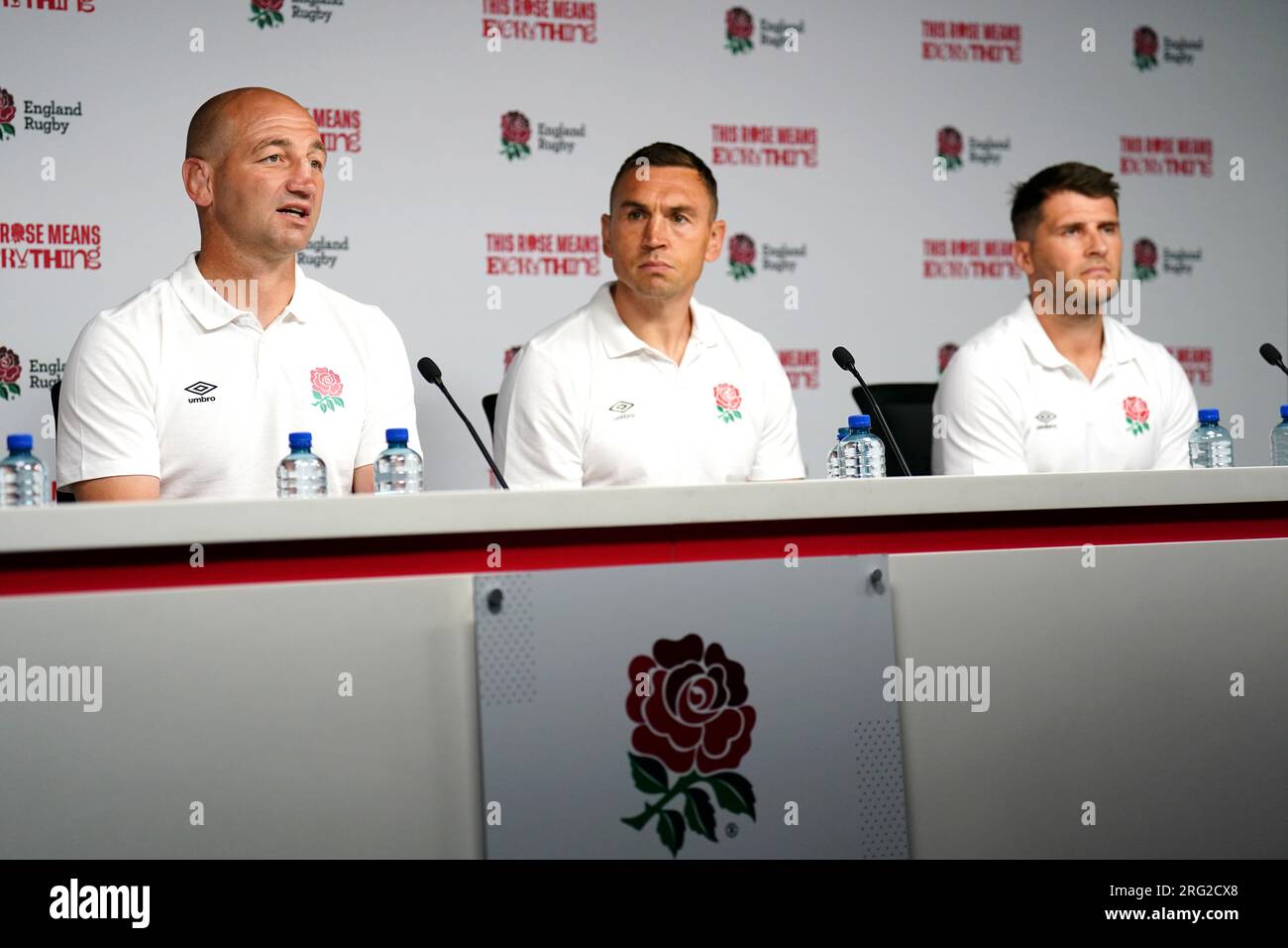 England head coach Steve Borthwick (left) and defence Coach Kevin Sinfield (centre) during a squad announcement for the 2023 Rugby World Cup at Twickenham Stadium, London. Picture date: Monday August 7, 2023. Stock Photo