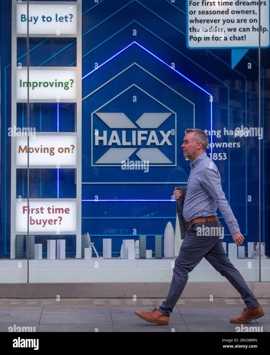 London, England, UK. 7th Aug, 2023. People are seen passing by a