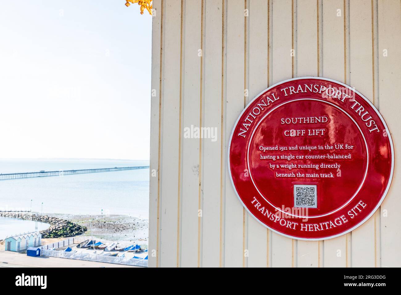 Southend Cliff Lift. Plaque on cliff top station building, Southend on Sea, Essex, UK. National Transport Trust, Transport Heritage Site. Seafront Stock Photo