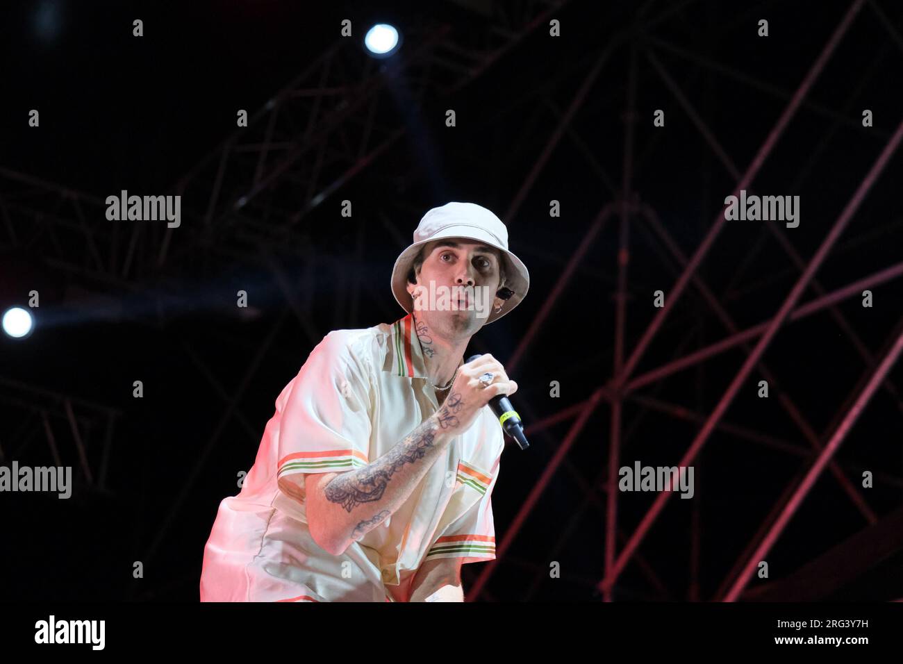 Turisti Rapper Supereroi summer tour hi-res stock photography and images - Alamy