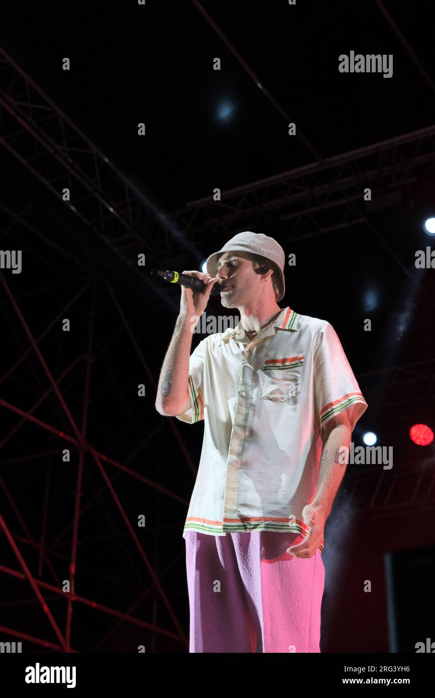 Turisti Rapper Supereroi summer tour hi-res stock photography and images - Alamy