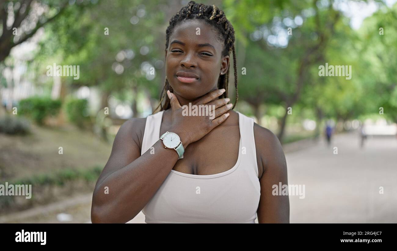 African woman having neck hi-res stock photography and images - Alamy