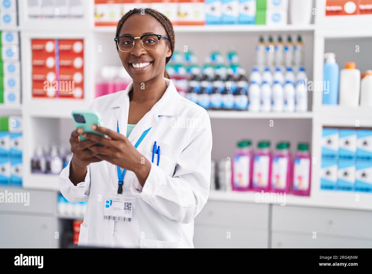 Beautiful black woman pharmacist hi-res stock photography and images ...