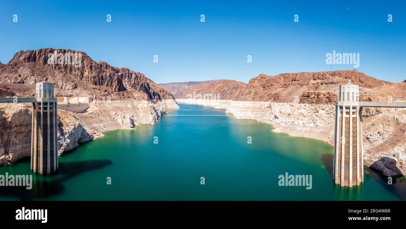 Panoramic view of Lake Mead behind Hoover Dam showing record low water level in 2022 Stock Photo