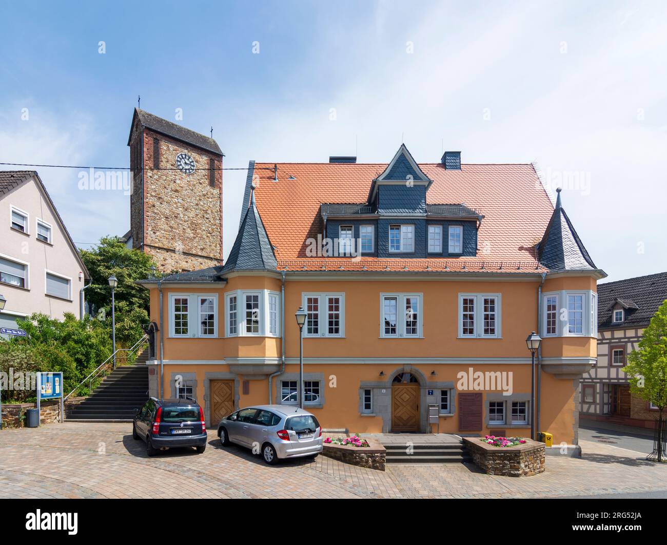 Niedernhausen: church and Old Town Hall in hamlet Oberjosbach in Taunus, Hessen, Hesse, Germany Stock Photo