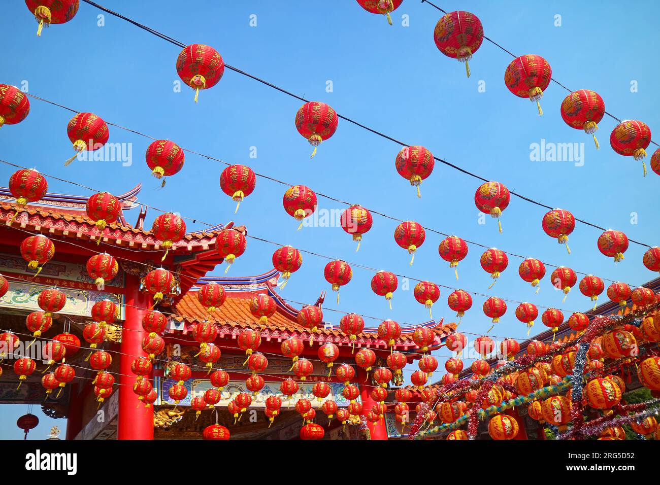 chinese new year hanging lantern